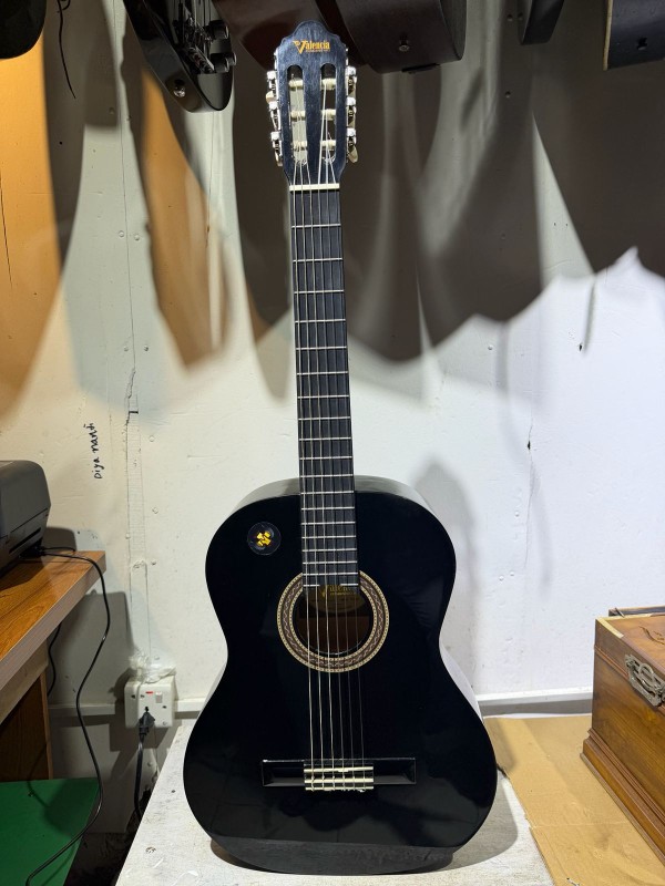 Valencia VC104BK Classical Acoustic Guitar